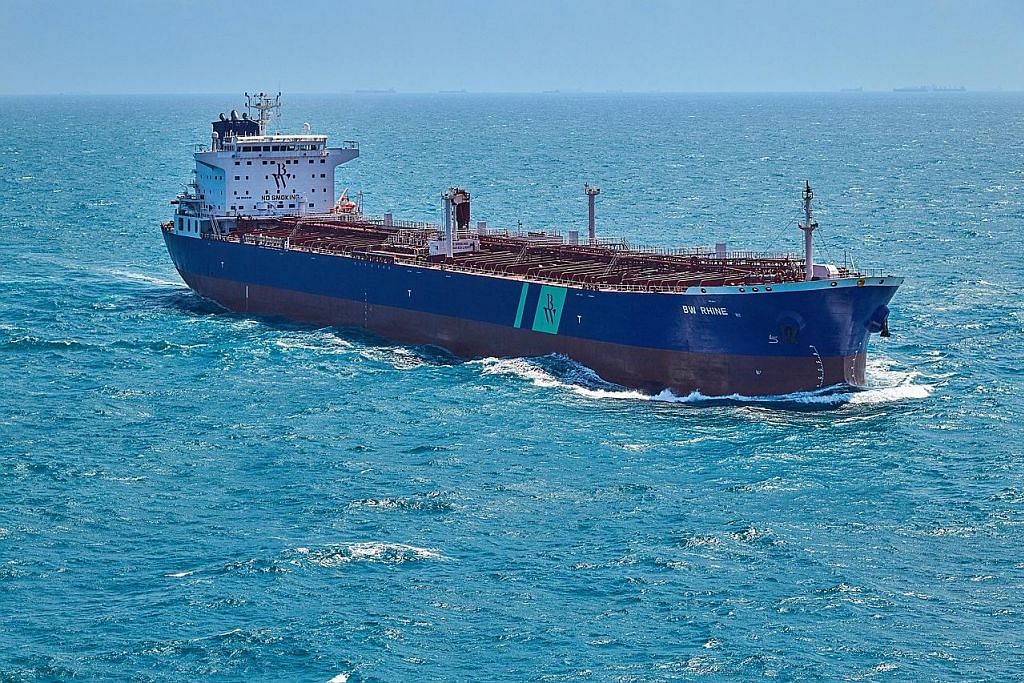 Kapal tangki minyak berdaftar SG rosak dalam serangan di Saudi
