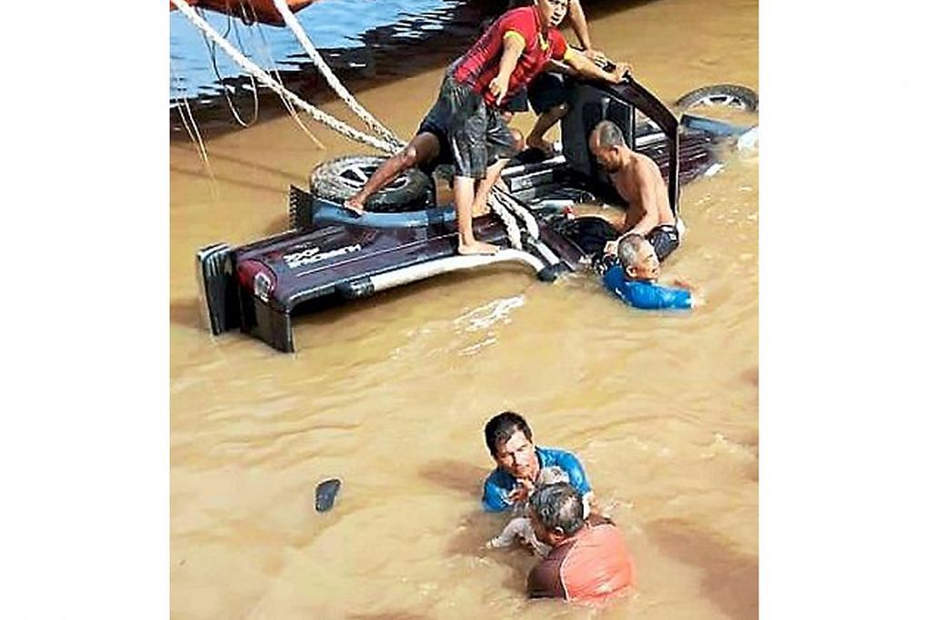 Bayi antara 9 maut dalam nahas kereta terhumban ke sungai di Sarawak
