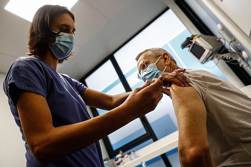 Perancis janji percepat vaksinasi Covid-19, gagal reda pengkritik