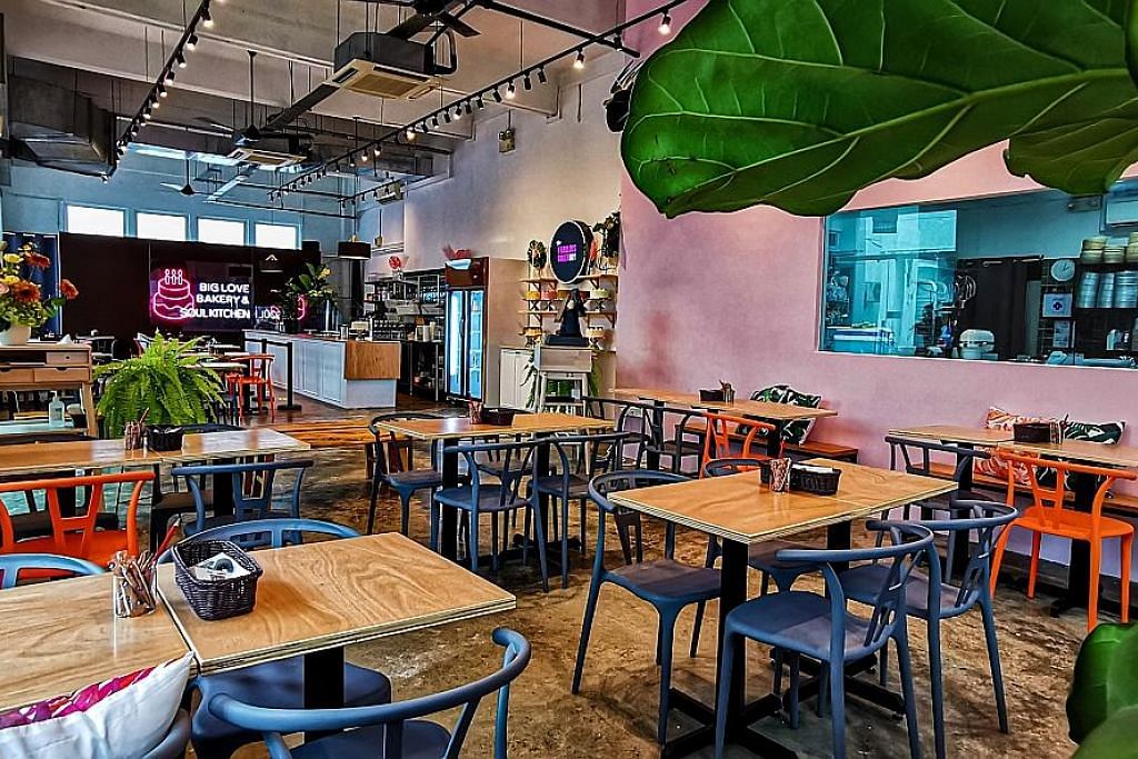 Kafe kecil buru ruang lebih luas bagi penuhi permintaan pelanggan, patuhi peraturan