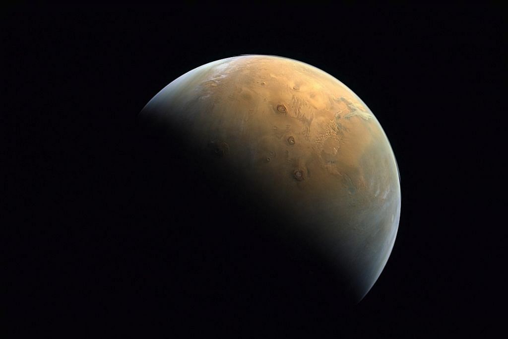 Kapal angkasa UAE kirim gambar pertama planet Marikh