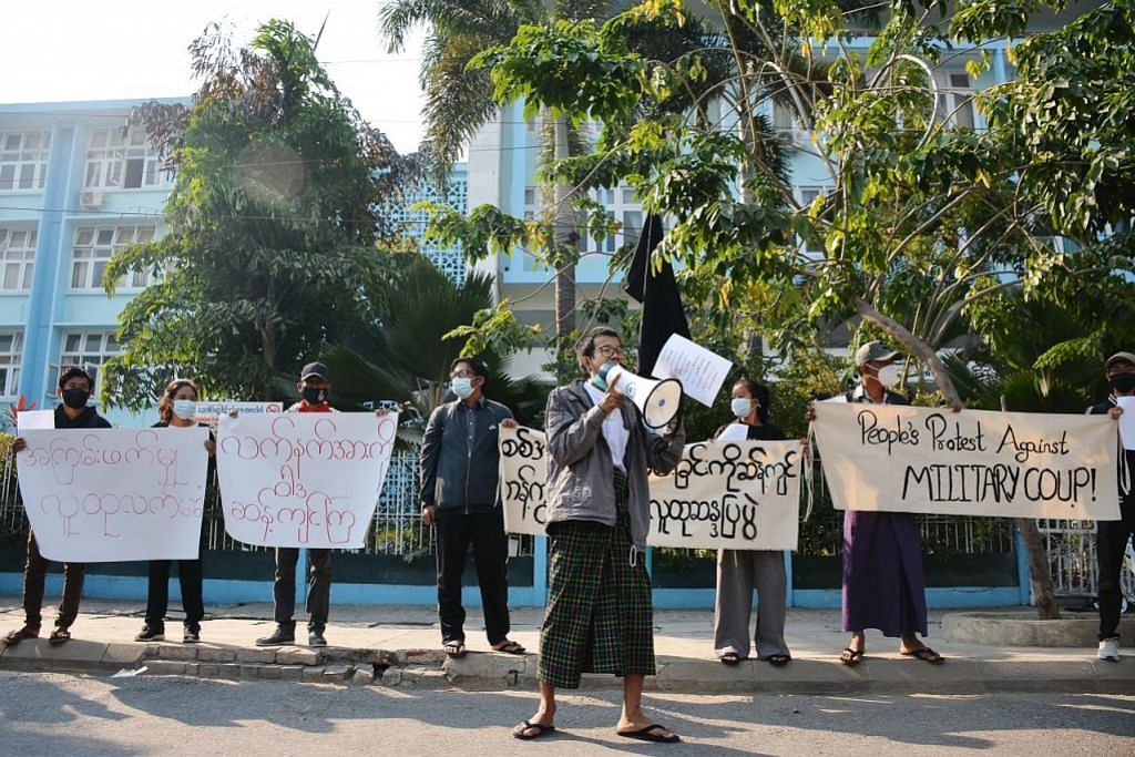 Antara cengkaman jeneral dan tuntutan demokrasi jelata GELORA DI MYANMAR RENCANA