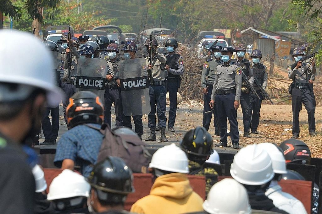 Anggota polis Myanmar enggan ikut perintah tembak pembantah