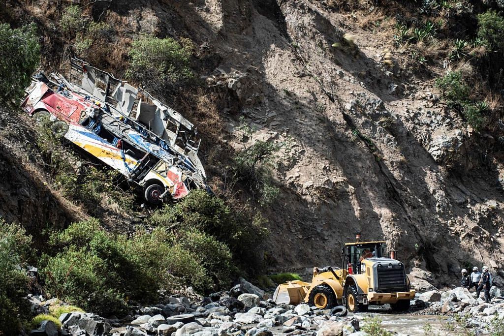 32 penumpang maut apabila bas jatuh dari tebing di Peru