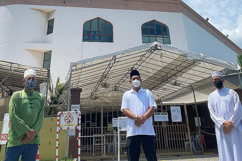 Semangat gotong-royong tetap kukuh di Masjid Alkaff Kampung Melayu