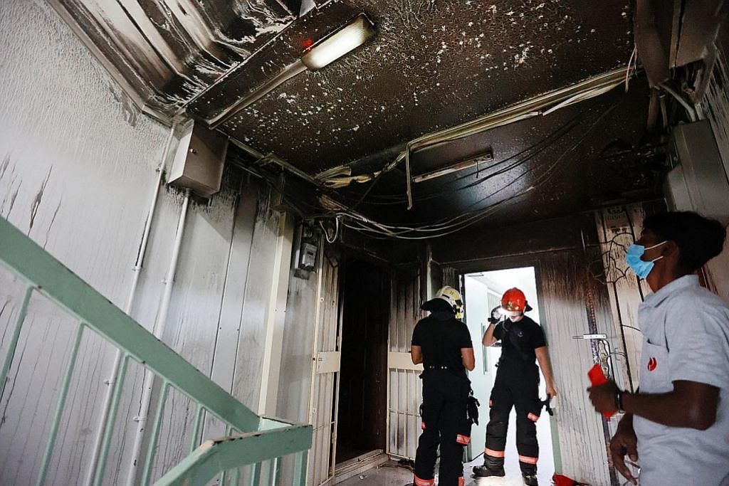 Lima dikejarkan ke hospital terhidu asap kebakaran