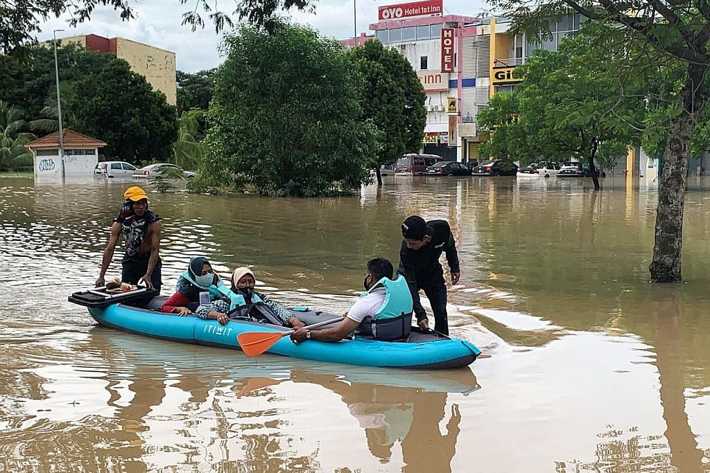 Ramai warga Selangor terperangkap banjir tidak diduga