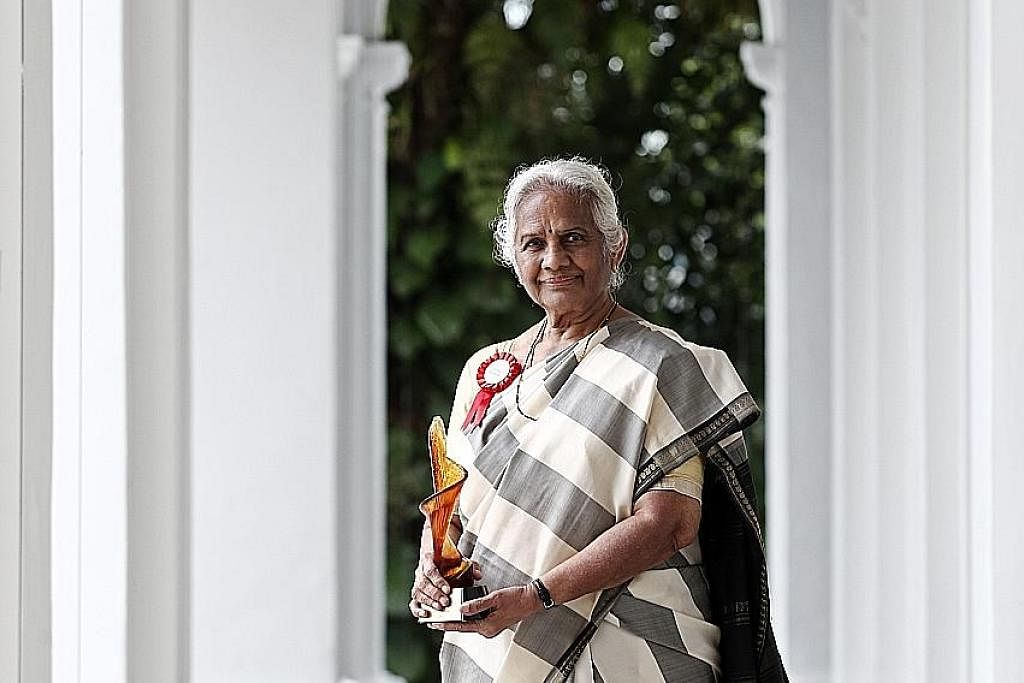 PEMERGIANNYA DIRATAPI RAMAI AKTIVIS SENI TARI: Cik Santha Bhaskar telah dilantik ke dalam Dewan Kemasyhuran Wanita Singapura pada 8 Mac 2021. - Foto CMG