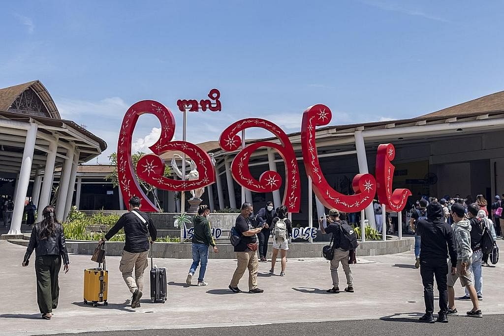 KEMBALI HIDUP: Selama berdekad-dekad, Pulau Bali menjadi 'syurga' bagi pelancongan antarabangsa tapi pandemik Covid-19 sejak dua tahun menjejas sektor pelancongan sedunia. Tahun lalu tidak sampai 50 pelancong berlibur di pulau dewata itu. Tahun ini d