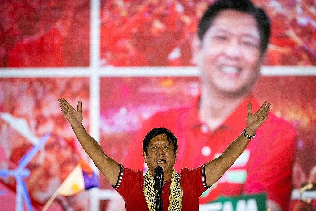 TUGAS BESAR: Bakal presiden baru Filipina, Encik Ferdinand Marcos Junior, diharap dapat membebaskan rakyat negeri itu daripada cengkaman kemiskinan. - Foto REUTERS
