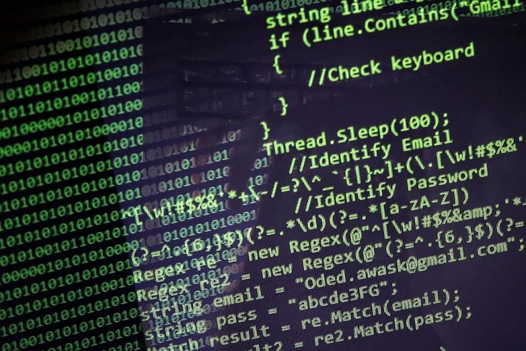 ANCAMAN BESAR: Penjenayah siber mampu menimbulkan panik dan lebih buruk lagi mencuri identiti, rahsia pemerintah dan wang menerusi serangan DDoS yang dilakukan. - Foto fail