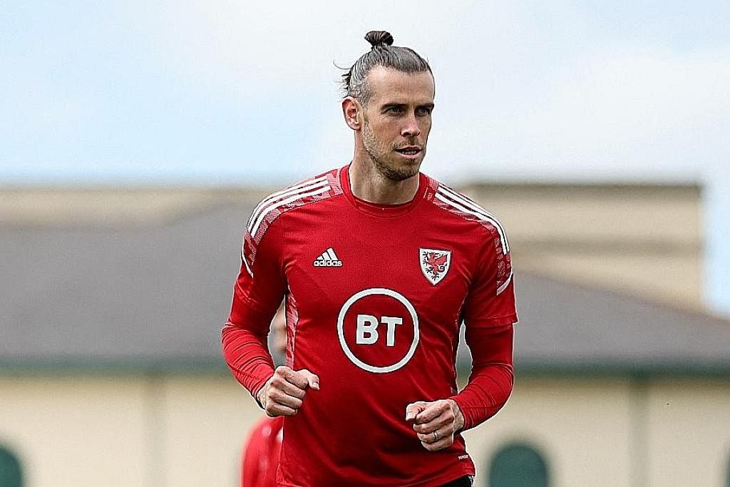 TAHUN PENTING: Bintang Wales, Gareth Bale, dilapor akan beraksi dalam bola sepak Amerika sebagai persiapan membantu negaranya di Piala Dunia Qatar November ini. - Foto REUTERS