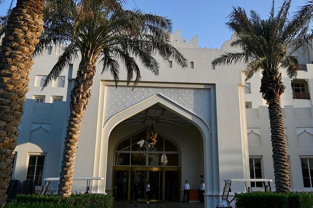 ISTANA: 32 pasukan Piala Dunia Doha 2022 akan ditempatkan di dalam beberapa replika dalam bentuk istana Arab, pusat peranginan kesihatan dan hotel mewah di mana alkohol diharamkan. - Foto AFP