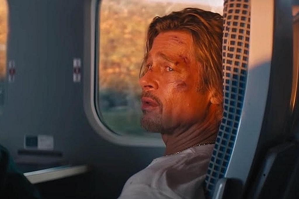 DEBARAN MEMUNCAK: Brad Pitt membawa watak pembunuh upahan Ladybug dalam filem 'Bullet Train', yang kembali bertugas selepas lama putus asa dengan kerjayanya. - Foto SONY PICTURES