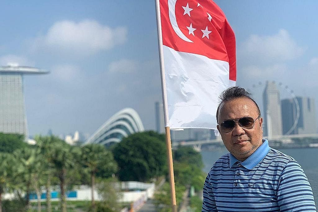 RENUNG PENCAPAIAN: Encik Basir Siswo mengambil kesempatan sempena sambutan Hari Kebangsaan untuk menilai jati diri sebagai rakyat Melayu Singapura. - Foto ihsan BASIR SISWO