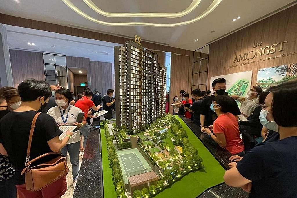 SAMBUTAN BAIK: Pelancaran kondominium AMO Residence di Ang Mo Kio mendapat sambutan hangat dan menyumbang 44 peratus dari penjualan rumah privet baru bulan lalu. - Foto ZAOBAO