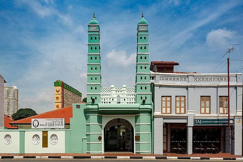 MASJID BERSEJARAH: Masjid Jamae Chulia ini dibina pada 1826 dan telah diwartakan sebagai monumen negara pada 1974. – Foto-foto MASJID JAMAE CHULIA.